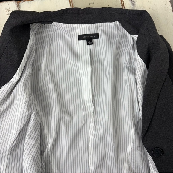 Ann Taylor Classic Grey One-Button Blazer Career Workwear - Picture 12 of 16